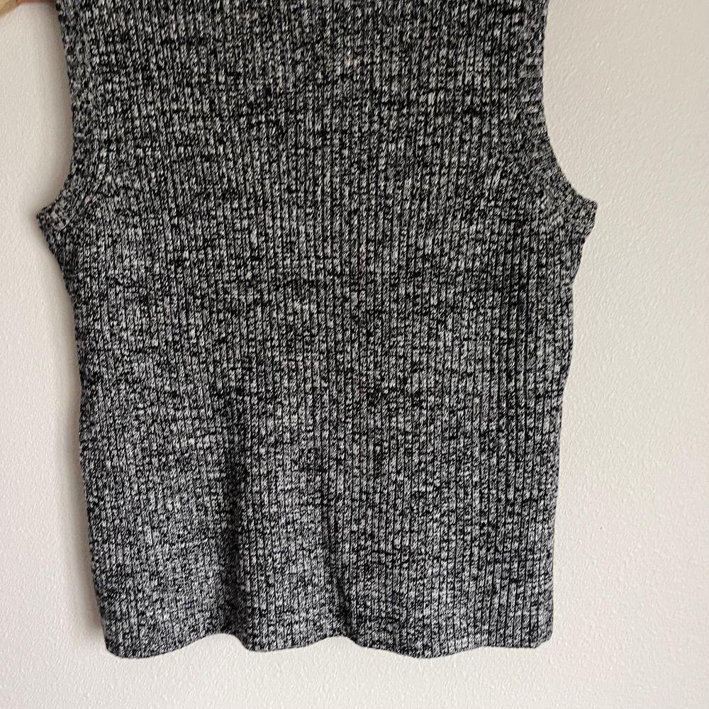 Vintage Studio 1 Ribbed Knit Turtleneck Sleeveless Sweater - Picture 10 of 10